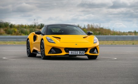 2023 Lotus Emira (Color: Hethel Yellow) Front Wallpapers 450x275 (19)