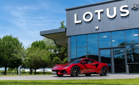 2023 Lotus Emira (Color: Magma Red) Front Three-Quarter Wallpapers 450x275 (41)