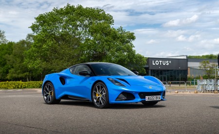 2023 Lotus Emira (Color: Seneca Blue) Front Three-Quarter Wallpapers 450x275 (46)