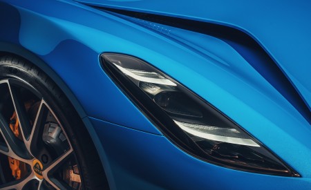2023 Lotus Emira Headlight Wallpapers 450x275 (74)