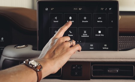 2021 Lincoln Aviator Shinola Concept Central Console Wallpapers 450x275 (13)