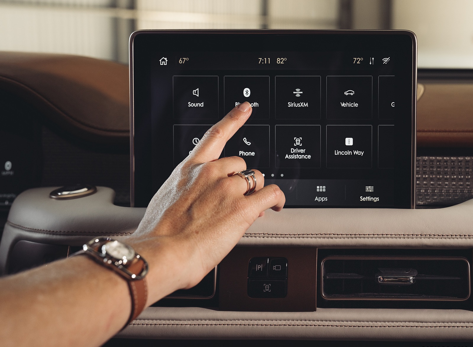 2021 Lincoln Aviator Shinola Concept Central Console Wallpapers (13)