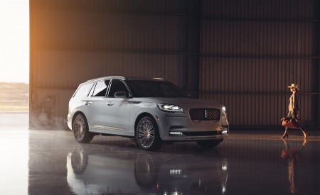 2021 Lincoln Aviator Shinola Concept Front Three-Quarter Wallpapers 450x275 (4)