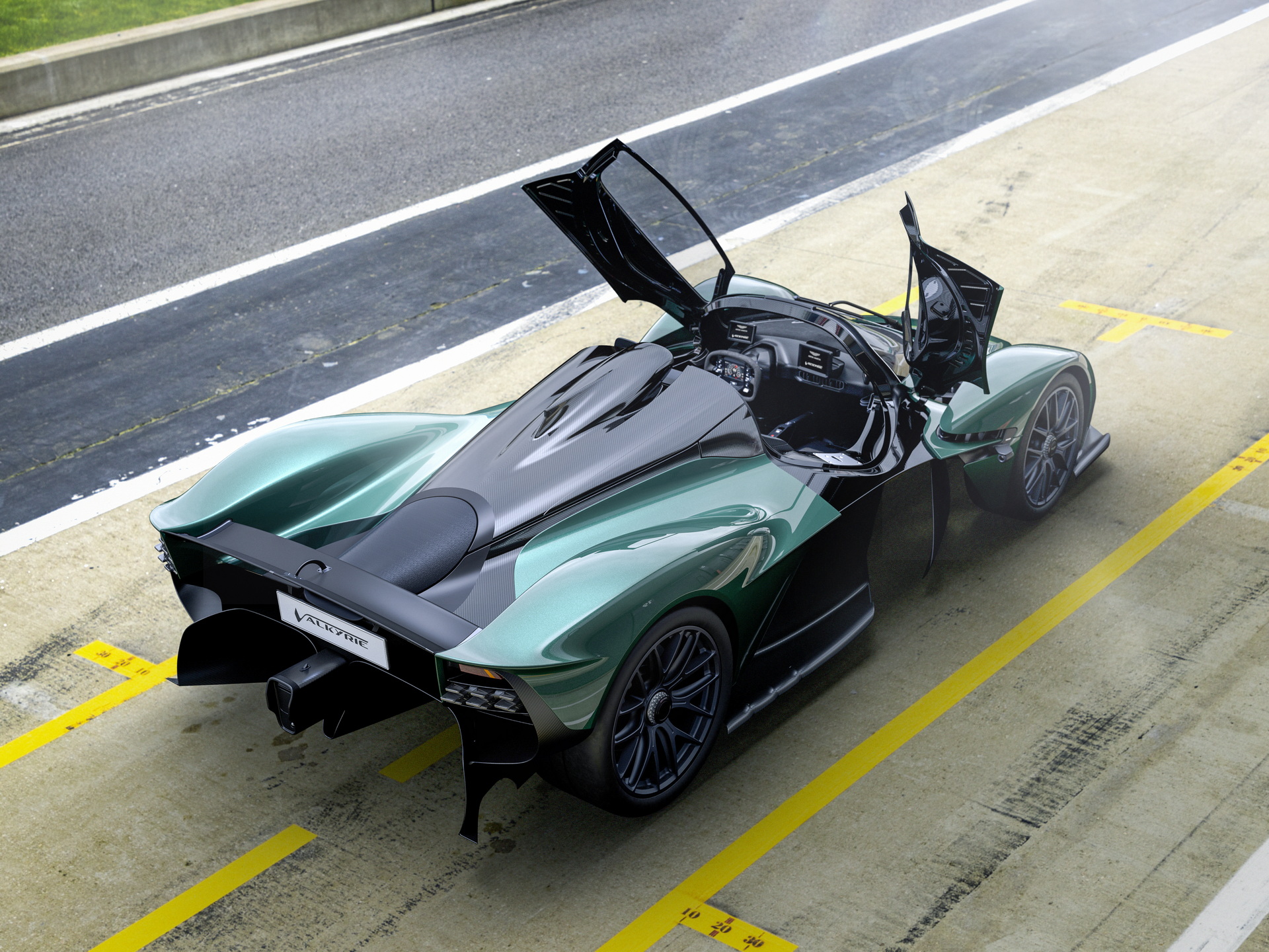 2022 Aston Martin Valkyrie Spider Rear Three-Quarter Wallpapers (4)