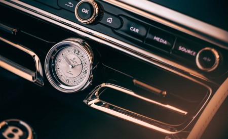 2022 Bentley Flying Spur Mulliner Interior Detail Wallpapers 450x275 (16)