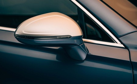 2022 Bentley Flying Spur Mulliner Mirror Wallpapers 450x275 (7)