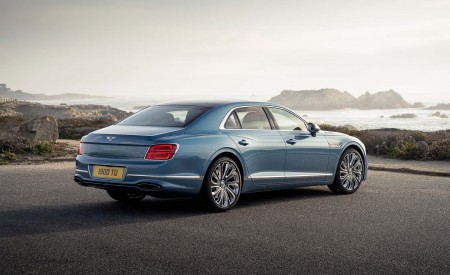 2022 Bentley Flying Spur Mulliner Rear Three-Quarter Wallpapers 450x275 (3)