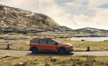 2022 Dacia Jogger Extreme Front Three-Quarter Wallpapers 450x275 (7)