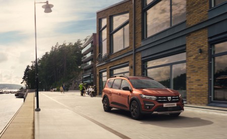 2022 Dacia Jogger Extreme Front Three-Quarter Wallpapers 450x275 (8)