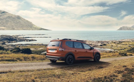 2022 Dacia Jogger Extreme Rear Three-Quarter Wallpapers 450x275 (3)