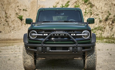 2022 Ford Bronco 4-Door (Color: Eruption Green) Front Wallpapers 450x275 (36)