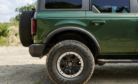 2022 Ford Bronco 4-Door (Color: Eruption Green) Wheel Wallpapers 450x275 (47)