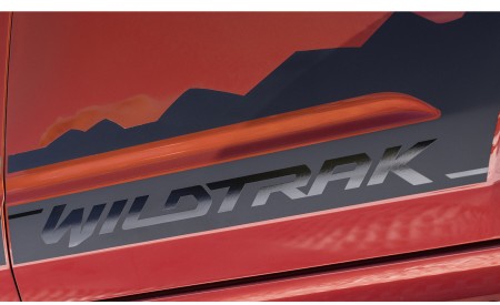 2022 Ford Bronco Wildtrak 4-Door Badge Wallpapers 450x275 (20)
