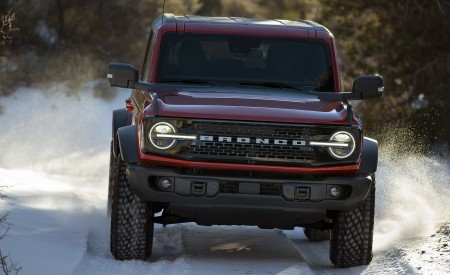 2022 Ford Bronco Wildtrak 4-Door Front Wallpapers 450x275 (2)