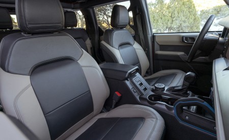 2022 Ford Bronco Wildtrak 4-Door Interior Front Seats Wallpapers 450x275 (25)