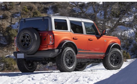 2022 Ford Bronco Wildtrak 4-Door Rear Three-Quarter Wallpapers 450x275 (13)