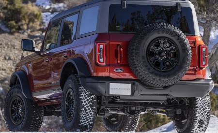 2022 Ford Bronco Wildtrak 4-Door Rear Wallpapers 450x275 (8)