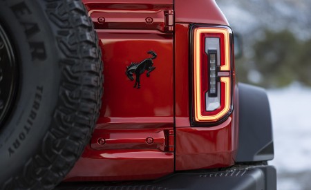2022 Ford Bronco Wildtrak 4-Door Tail Light Wallpapers 450x275 (22)