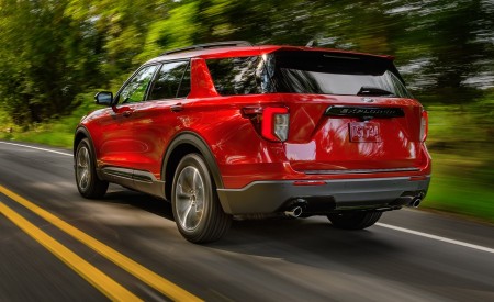 2022 Ford Explorer ST-Line Rear Three-Quarter Wallpapers 450x275 (3)