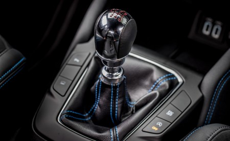 2022 Ford Focus ST Edition Central Console Wallpapers 450x275 (43)