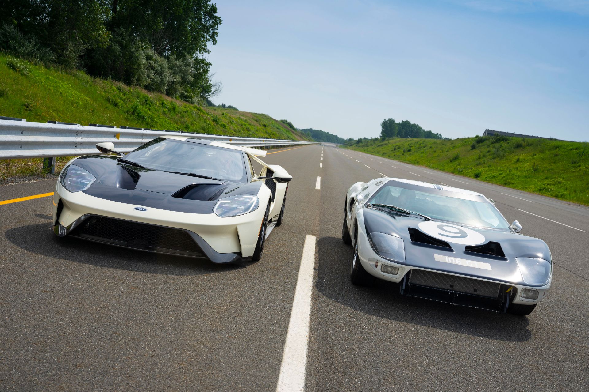 2022 Ford GT '64 Heritage Edition and 1964 Ford GT40 Prototype Front Wallpapers (14)