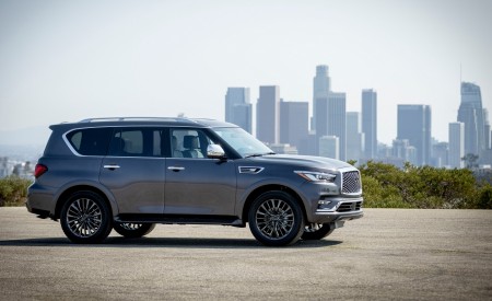 2022 Infiniti QX80 Front Three-Quarter Wallpapers 450x275 (7)