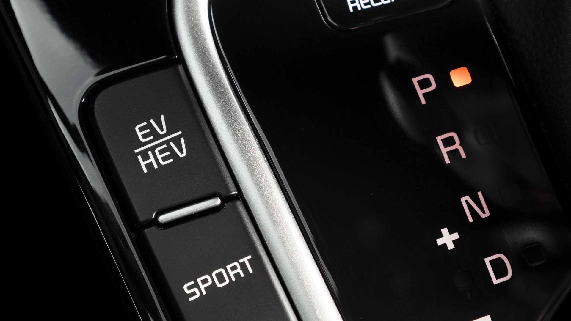 2022 Kia Ceed GT-Line Central Console Wallpapers (15)