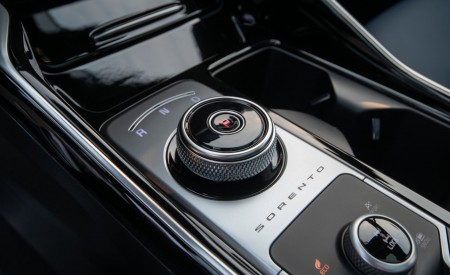 2022 Kia Sorento Plug-in Hybrid Central Console Wallpapers 450x275 (27)