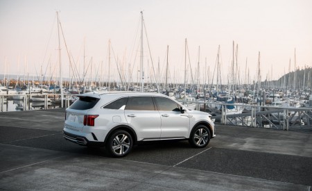 2022 Kia Sorento Plug-in Hybrid Rear Three-Quarter Wallpapers 450x275 (15)