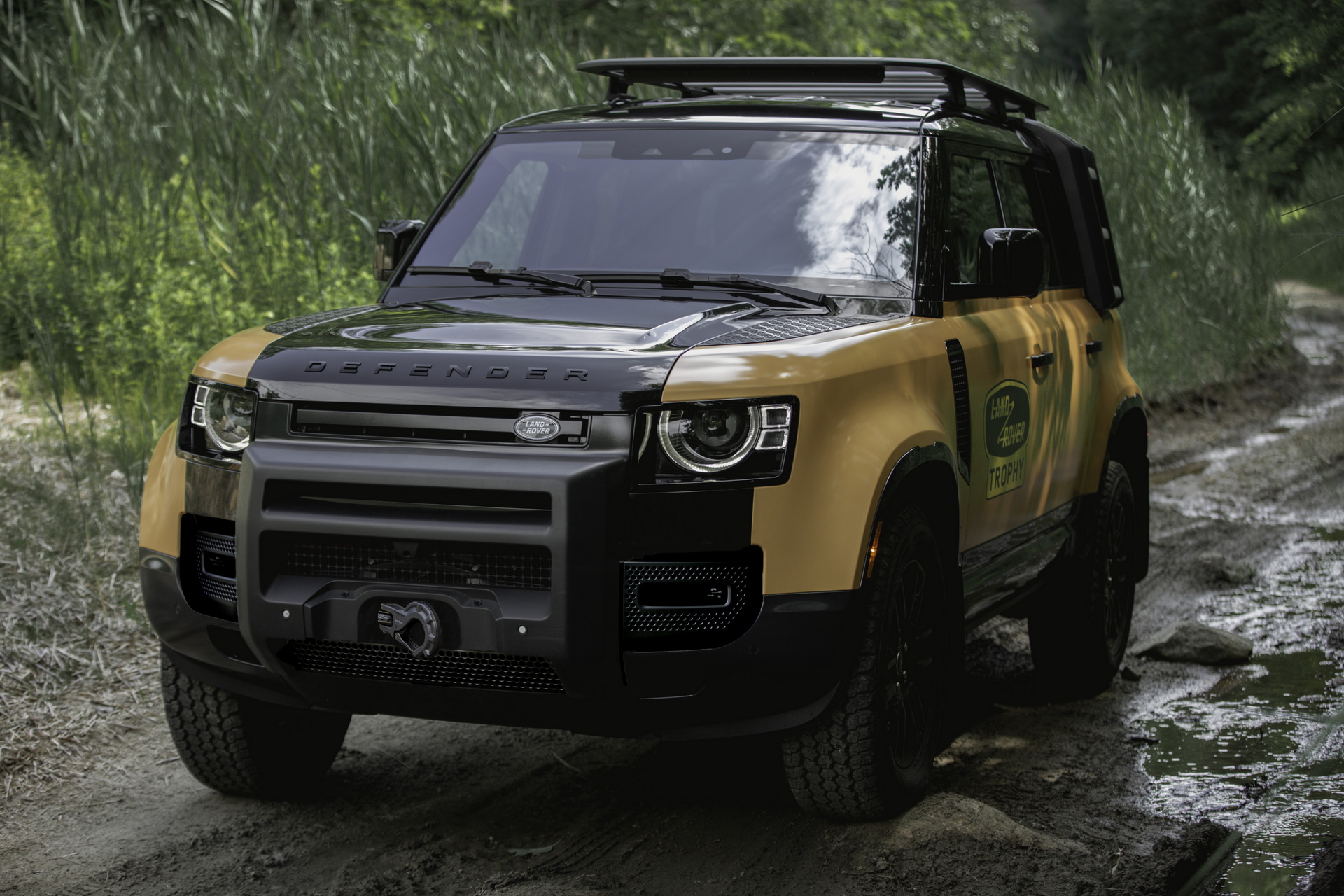 2022 Land Rover Defender Trophy Edition Front Wallpapers (2)