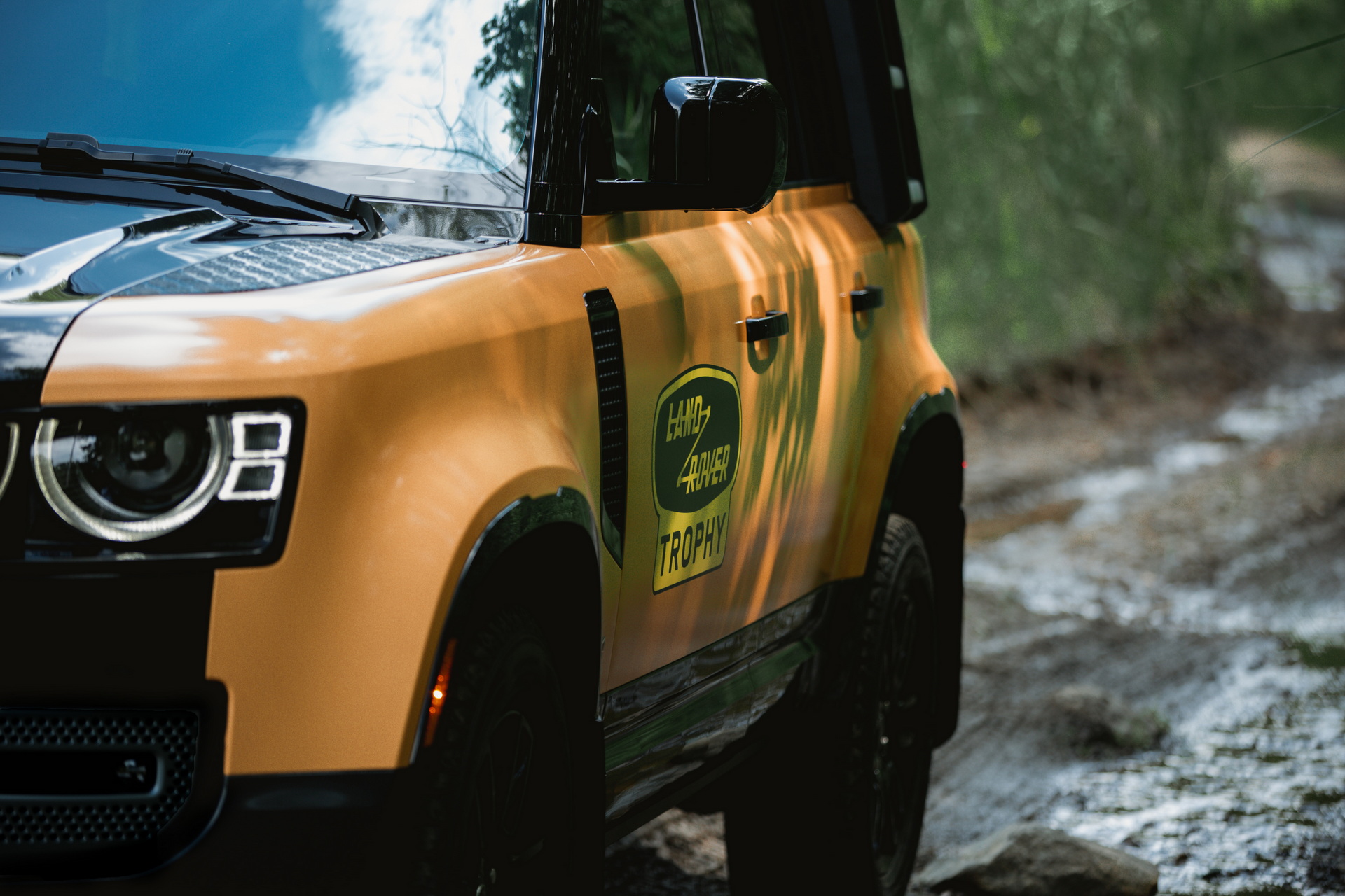 2022 Land Rover Defender Trophy Edition Headlight Wallpapers (9)