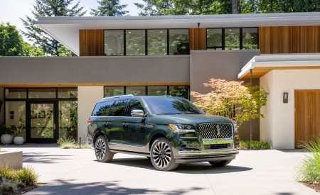 2022 Lincoln Navigator Black Label Central Park (Color: Manhattan Green) Front Three-Quarter Wallpapers 450x275 (34)