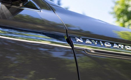 2022 Lincoln Navigator Black Label Invitation (Color: Chroma Caviar) Badge Wallpapers 450x275 (58)