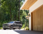 2022 Lincoln Navigator Black Label Invitation (Color: Chroma Caviar) Front Three-Quarter Wallpapers 150x120 (50)