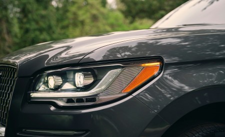 2022 Lincoln Navigator Black Label Invitation (Color: Chroma Caviar) Headlight Wallpapers 450x275 (55)