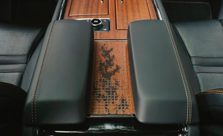 2022 Lincoln Navigator Black Label Invitation (Color: Chroma Caviar) Interior Detail Wallpapers 450x275 (72)