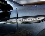 2022 Lincoln Navigator Reserve (Color: Flight Blue) Badge Wallpapers 150x120 (14)