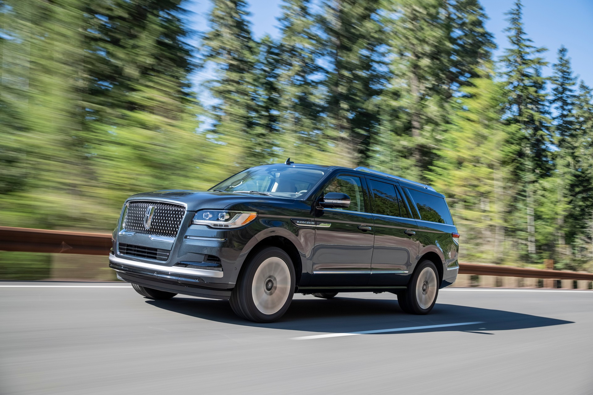 2022 Lincoln Navigator Reserve (Color: Flight Blue) Front Three-Quarter Wallpapers (1)