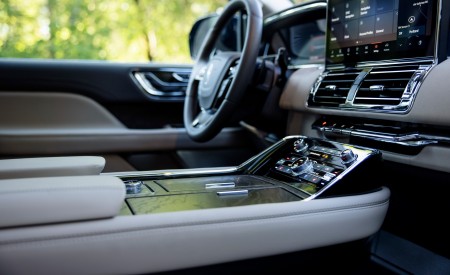 2022 Lincoln Navigator Reserve (Color: Flight Blue) Interior Cockpit Wallpapers 450x275 (20)