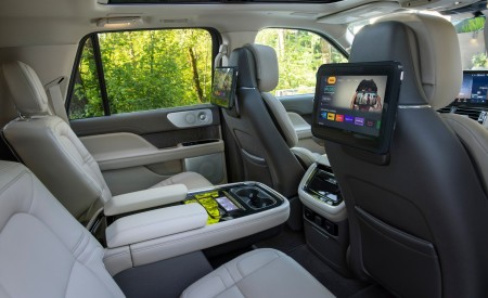 2022 Lincoln Navigator Reserve (Color: Flight Blue) Interior Rear-Seat Entertainment System Wallpapers 450x275 (25)