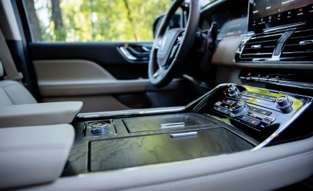 2022 Lincoln Navigator Reserve (Color: Flight Blue) Interior Wallpapers 450x275 (18)