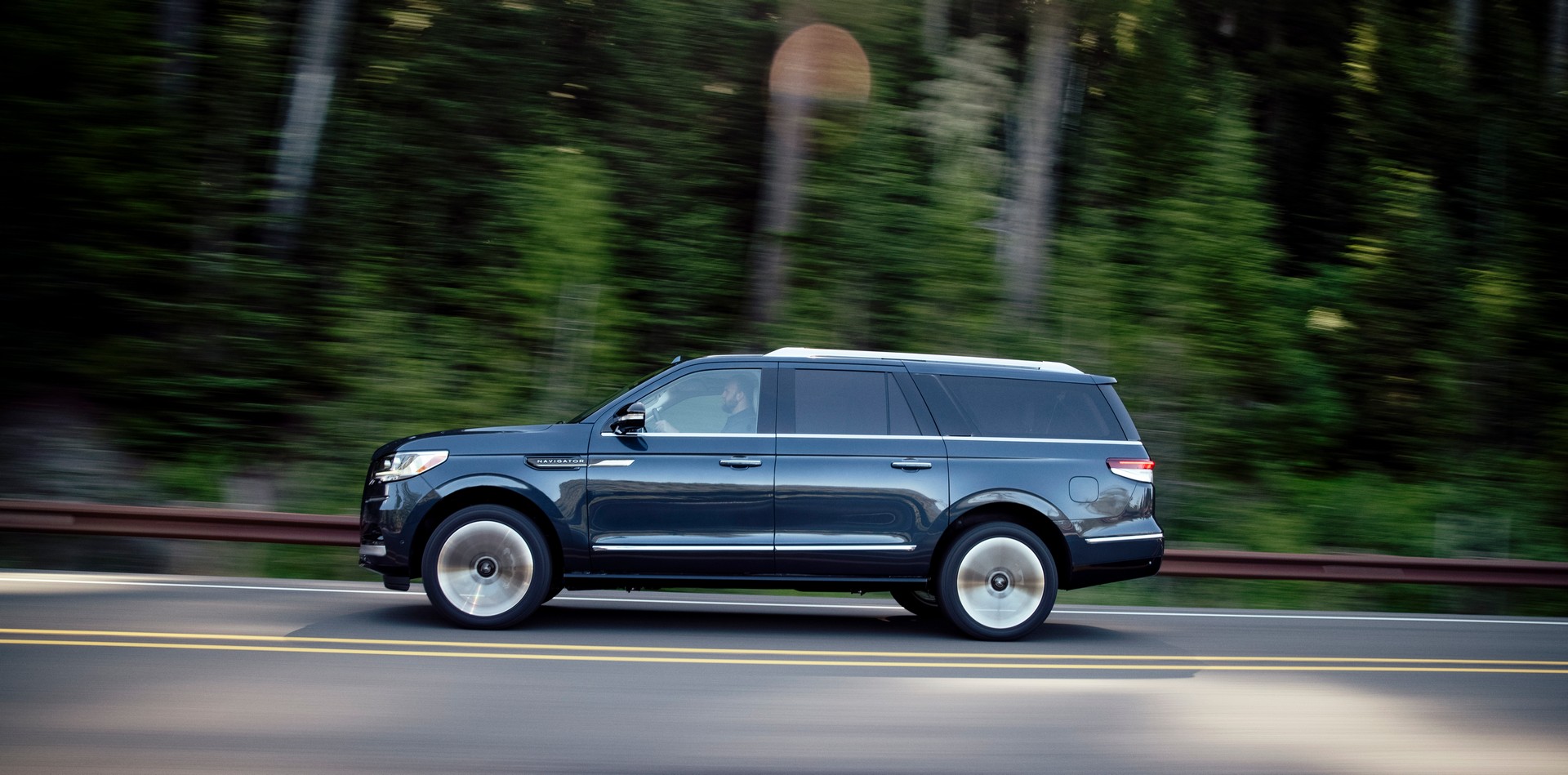 2022 Lincoln Navigator Reserve (Color: Flight Blue) Side Wallpapers (7)