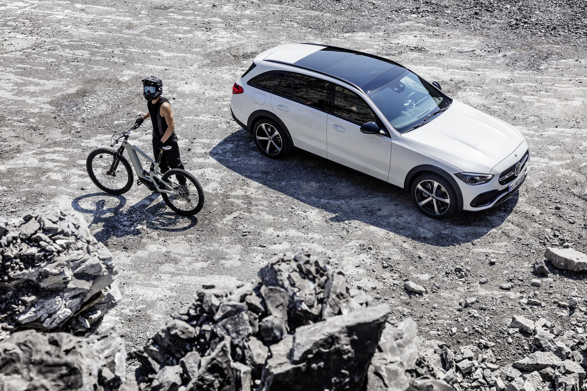 2022 Mercedes-Benz C-Class All-Terrain Front Three-Quarter Wallpapers (11)