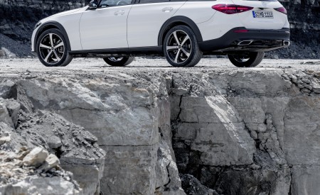 2022 Mercedes-Benz C-Class All-Terrain Rear Three-Quarter Wallpapers 450x275 (17)