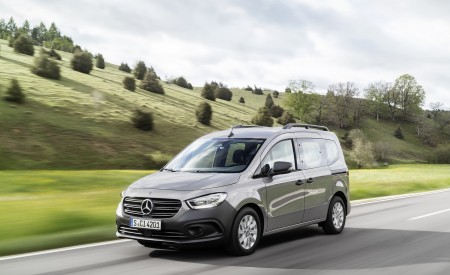 2022 Mercedes-Benz Citan Front Three-Quarter Wallpapers 450x275 (29)