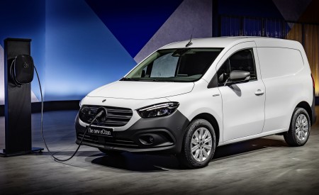 2022 Mercedes-Benz Citan Front Three-Quarter Wallpapers 450x275 (50)