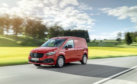 2022 Mercedes-Benz Citan Front Three-Quarter Wallpapers 450x275 (3)