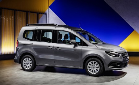 2022 Mercedes-Benz Citan Front Three-Quarter Wallpapers 450x275 (71)