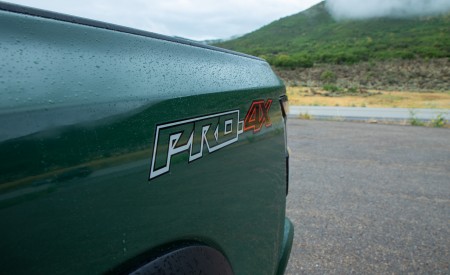 2022 Nissan Frontier Pro-4X Badge Wallpapers 450x275 (37)