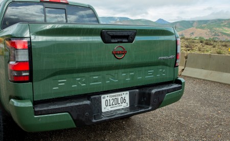2022 Nissan Frontier Pro-4X Detail Wallpapers 450x275 (34)